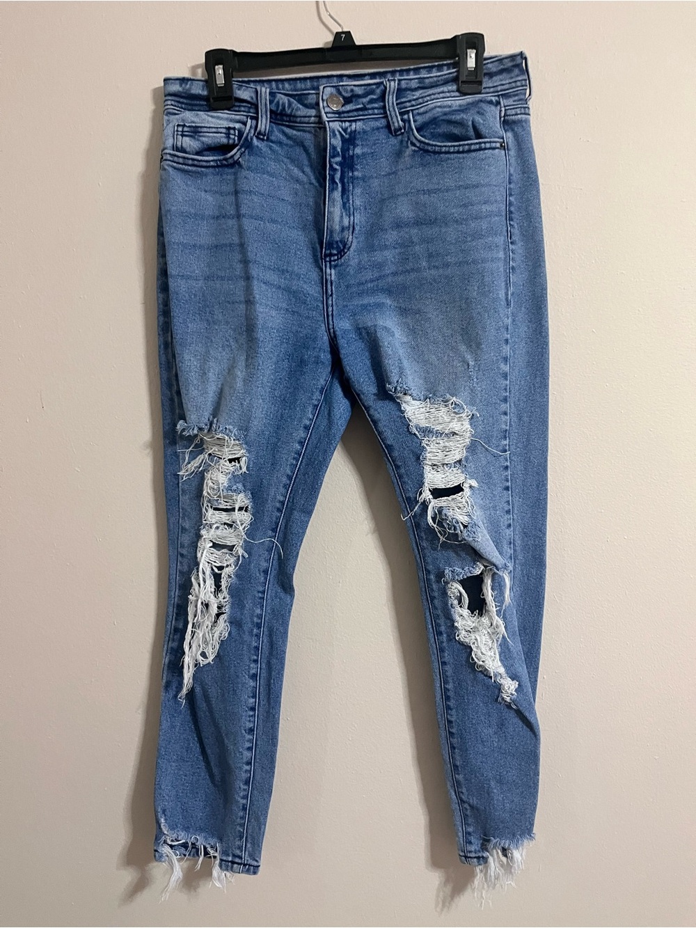 Ripped Boyfriend Jeans in Light Blue
